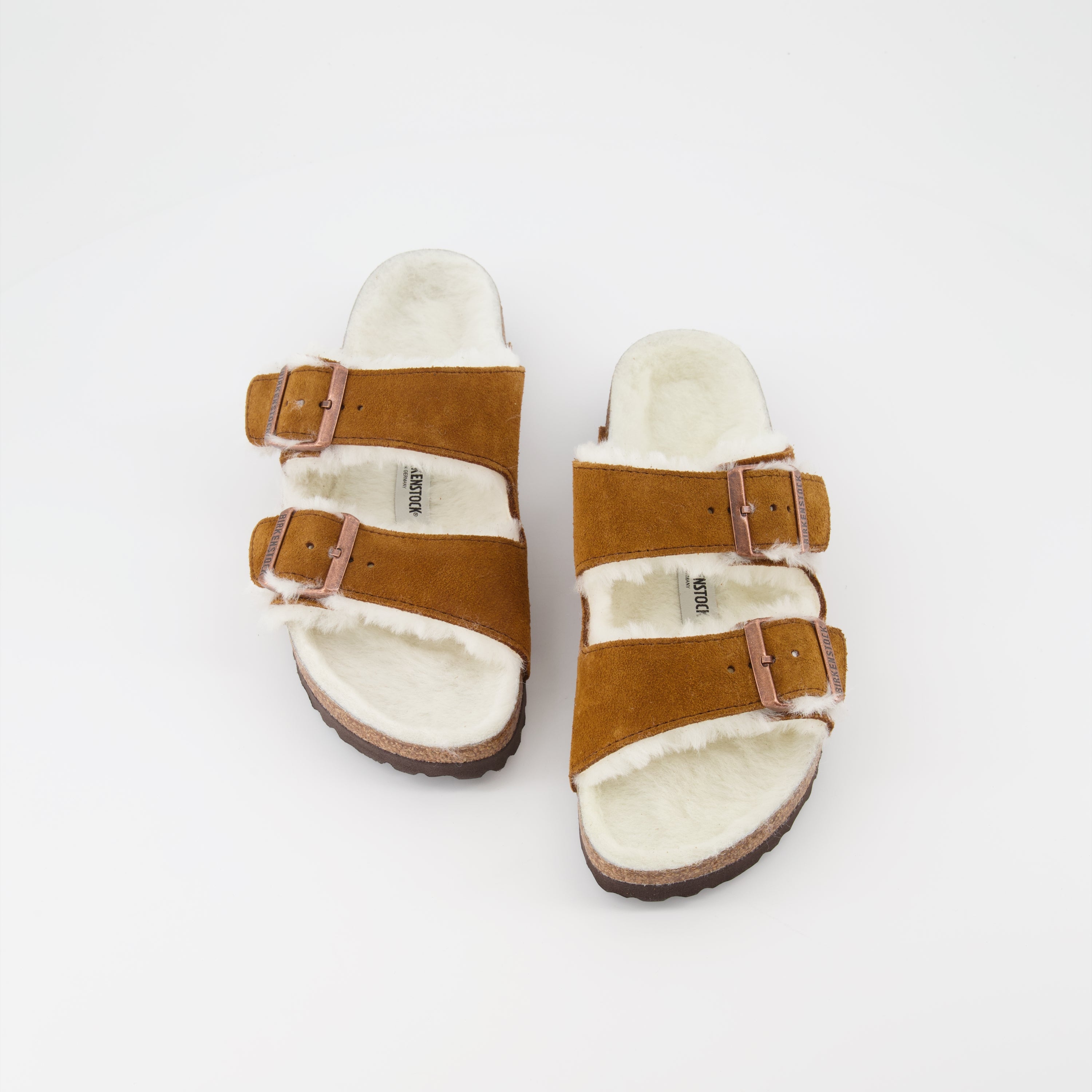 Chaussures ouvertes Claquettes en fourrure Birkenstock Marron Femme