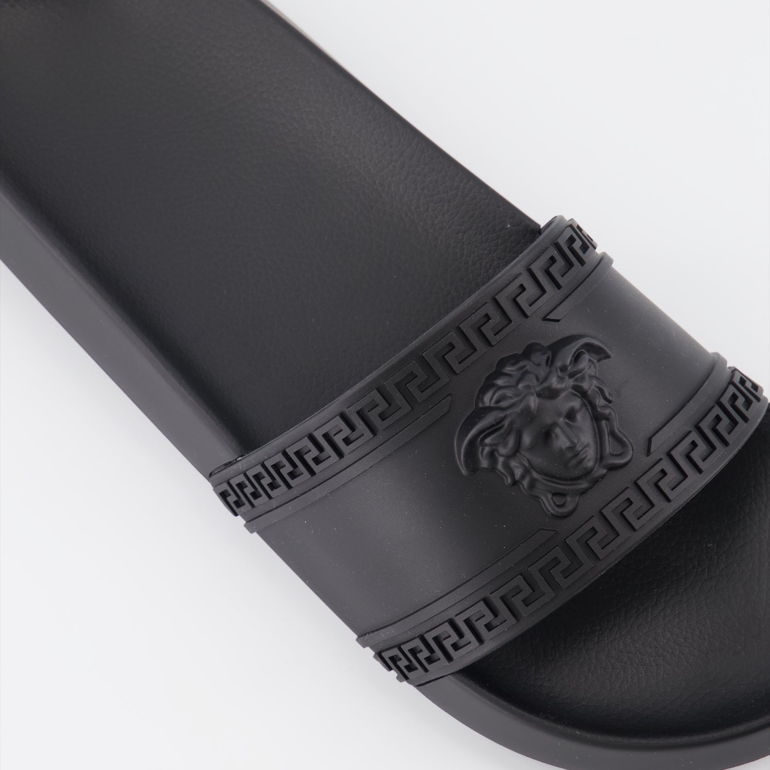 Chaussures ouvertes Claquettes Medusa Versace Noir Homme