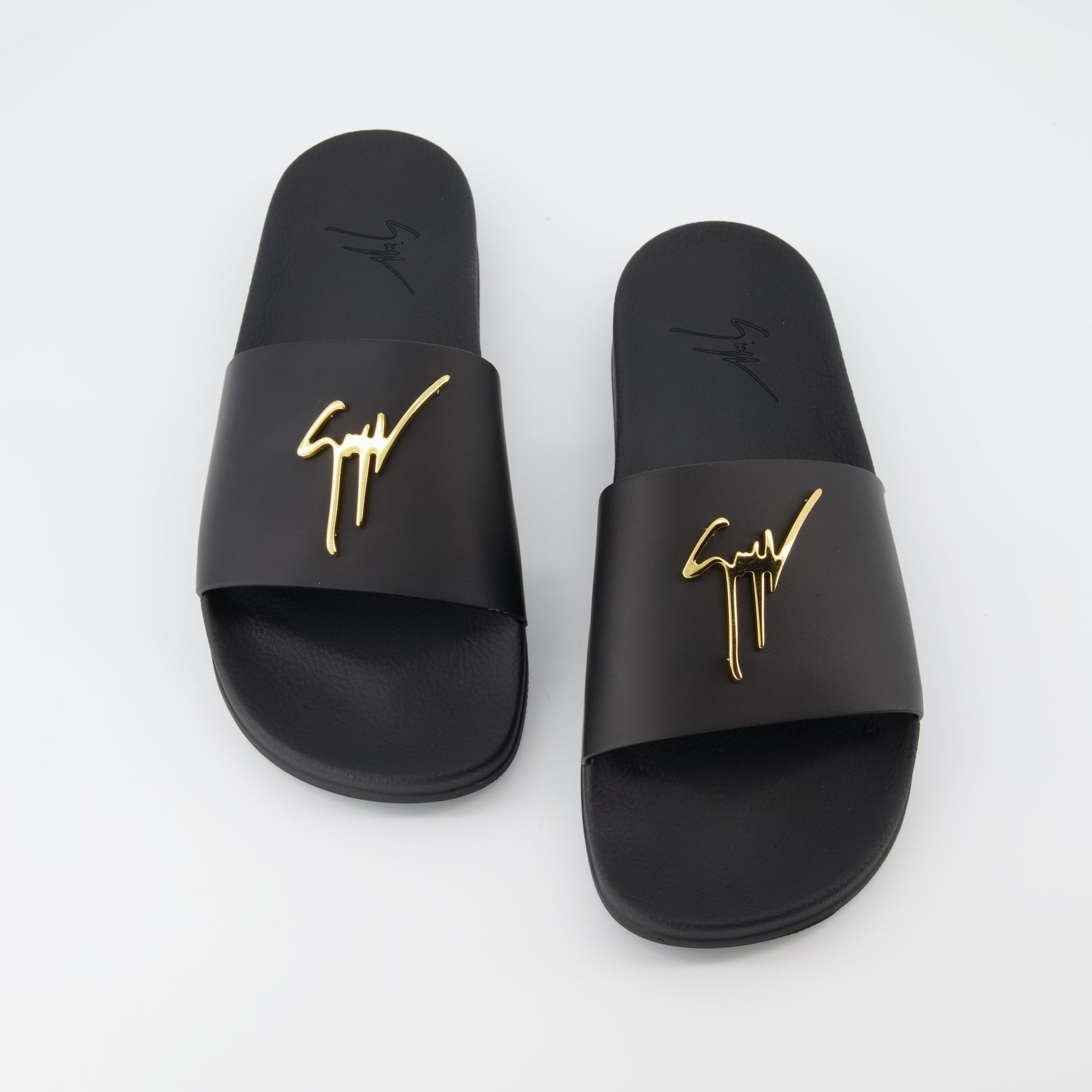 Chaussures ouvertes Claquettes à logo Giuseppe Zanotti Noir Homme
