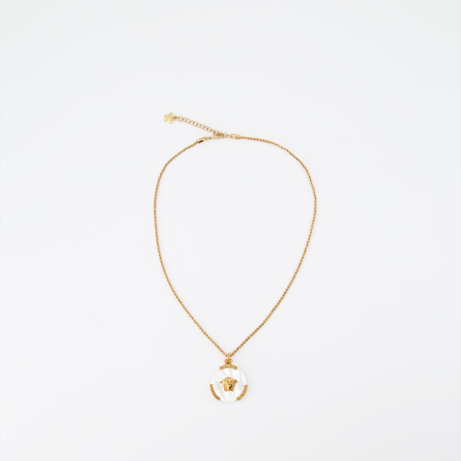 メデューサネックレス