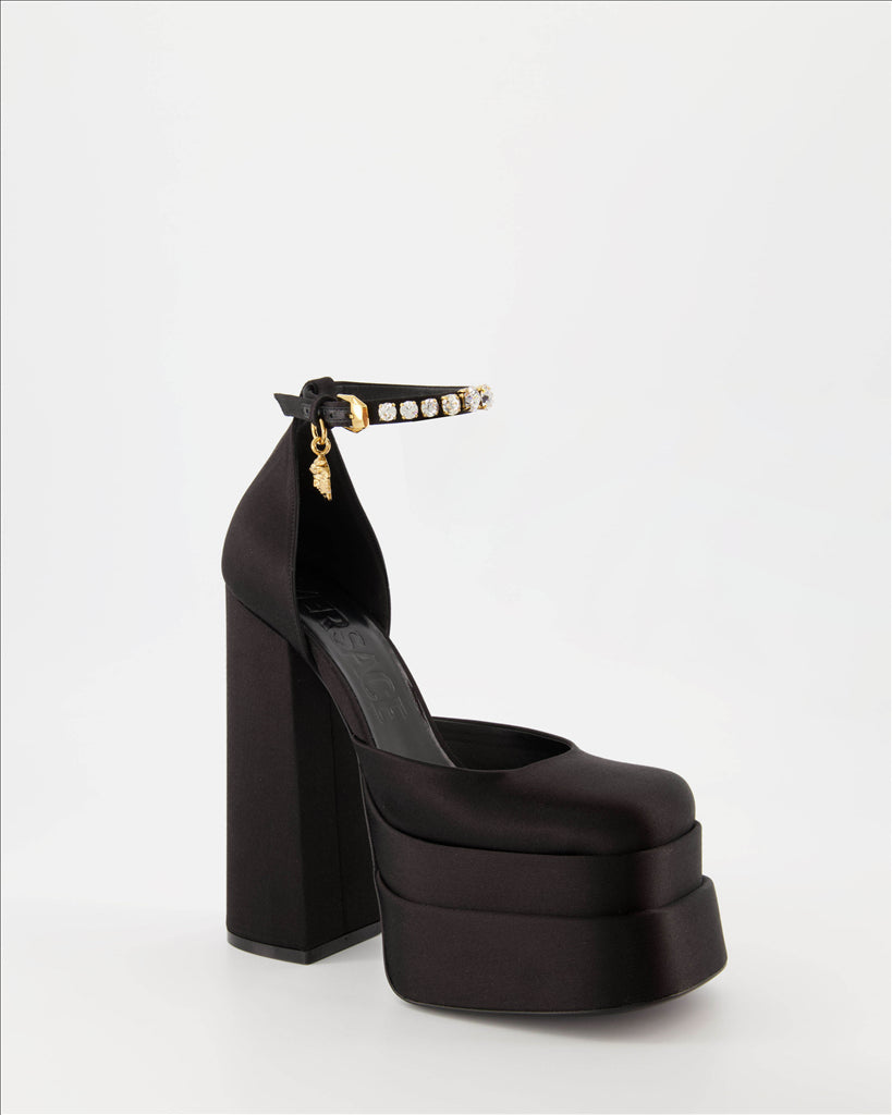 Heels Medusa Aevitas platform pumps Versace Black Women