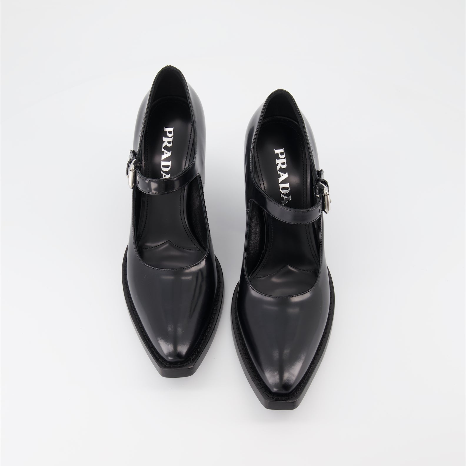 ヒール ブラッシュレザーパンプス Prada 黒 女性