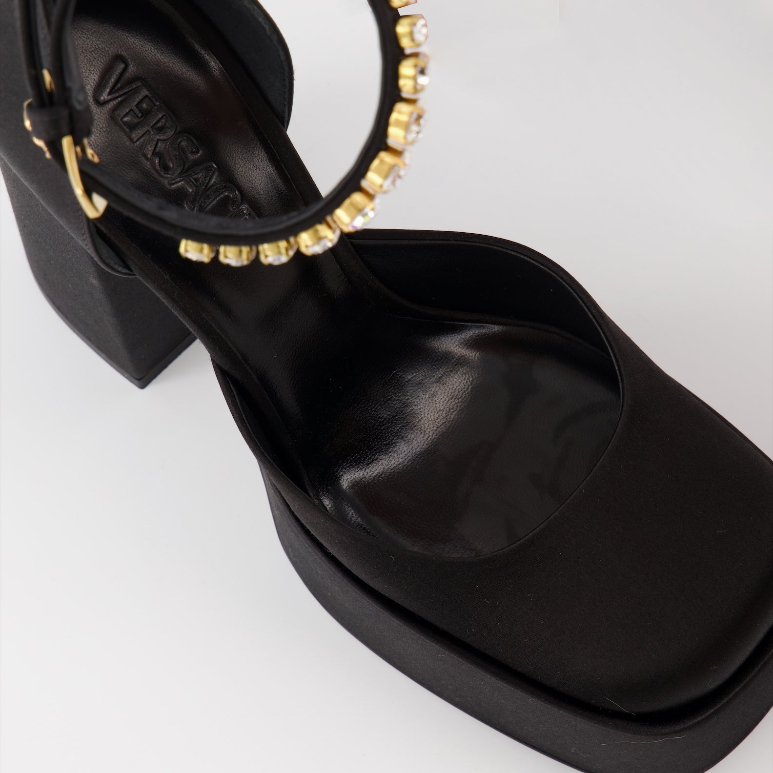 Heels Medusa Aevitas pumps Versace Black Women