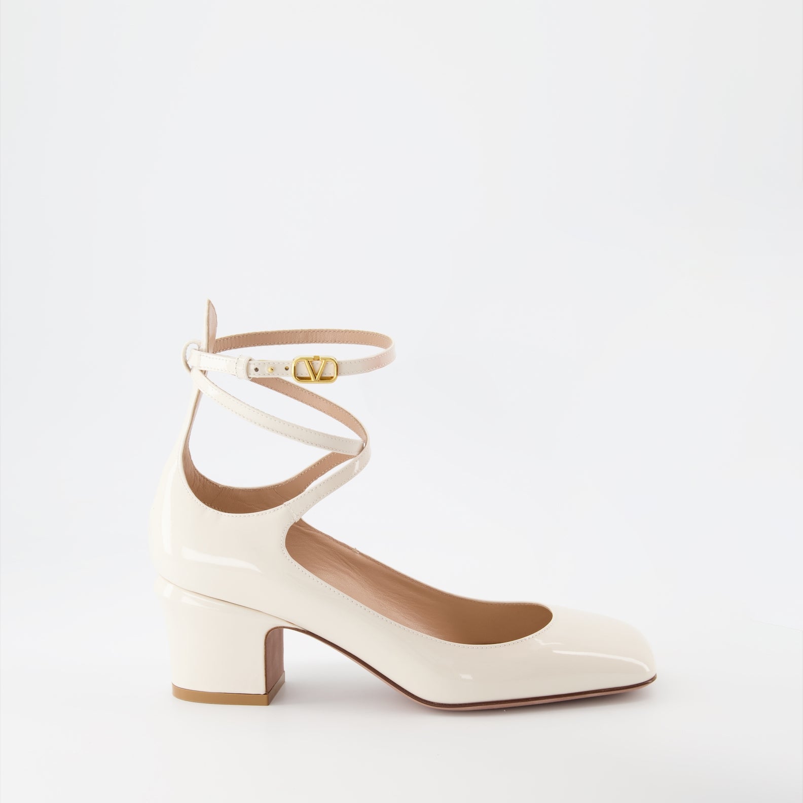 Tan-Go pumps