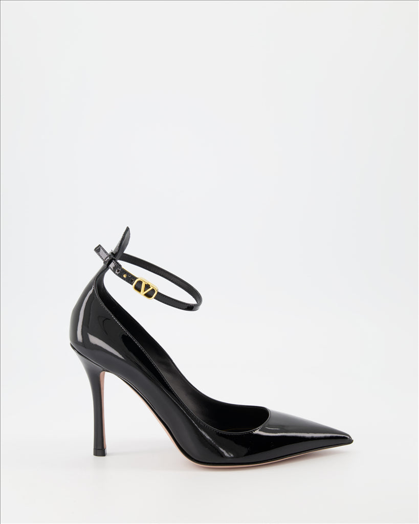 Heels VLogo pumps Valentino Garavani Black Women