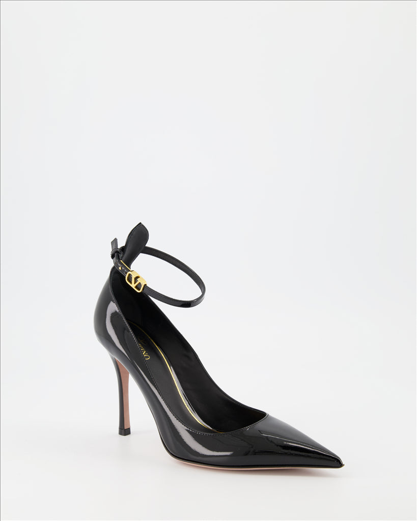 Heels VLogo pumps Valentino Garavani Black Women