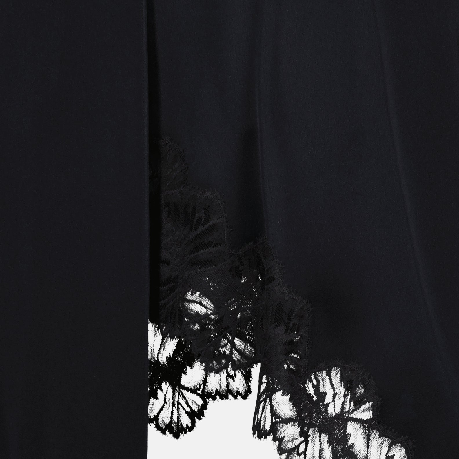 Jupe asymétrique à bords en dentelle