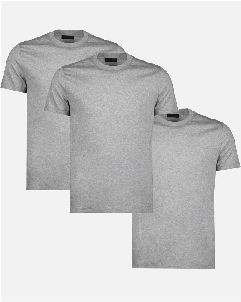 Tシャツがたくさん