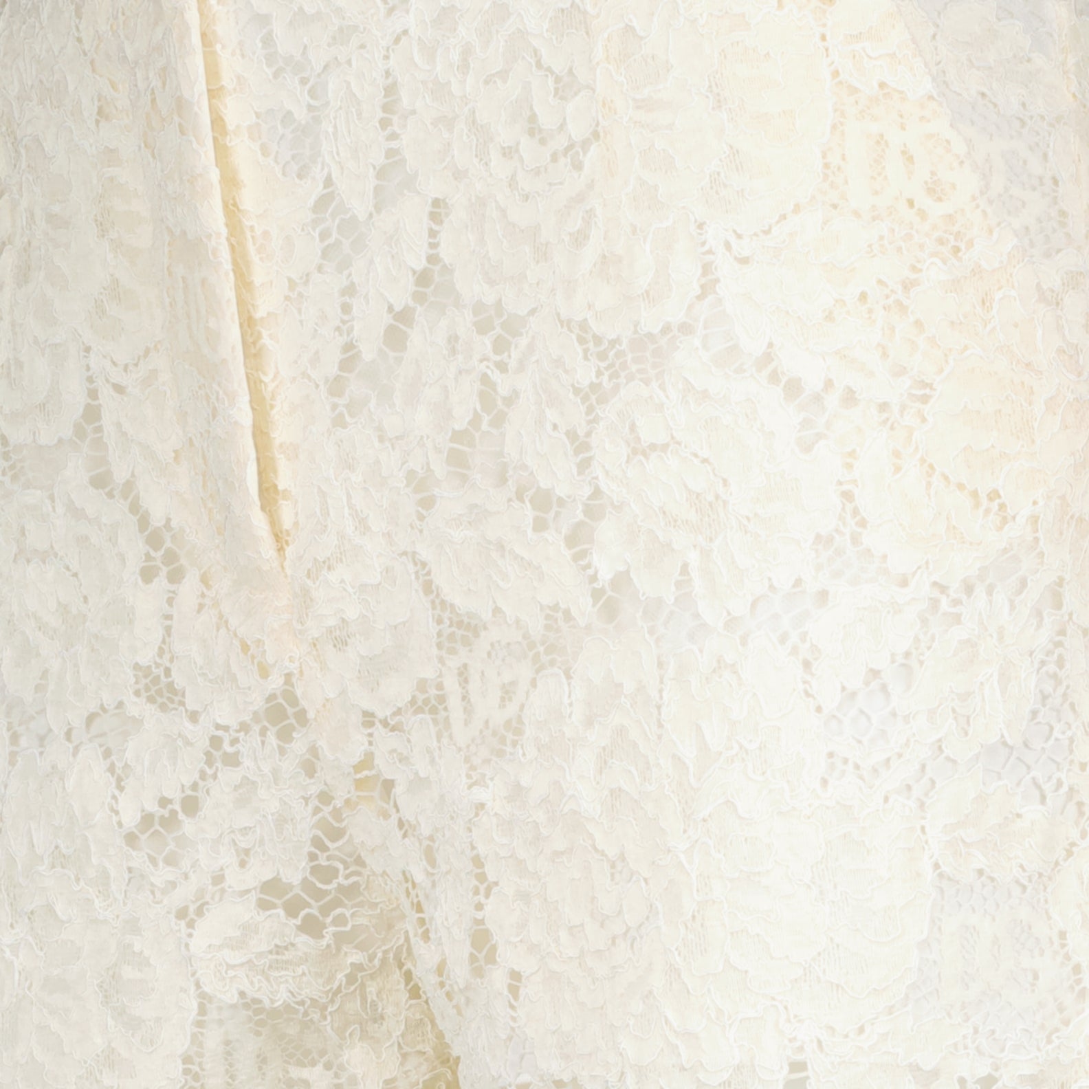 Pantalon blanc en dentelle