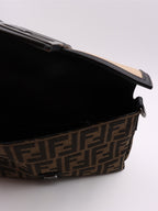 Borse a tracolla Baguette Bag Fendi Marrone Homme