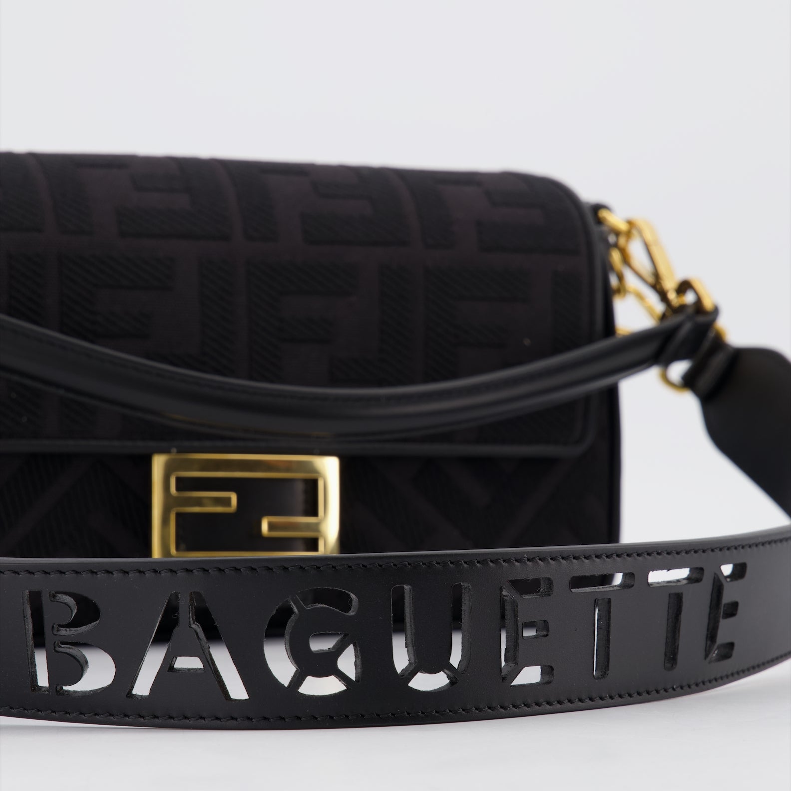 크로스백 Sac Baguette Fendi 검은색 Femme