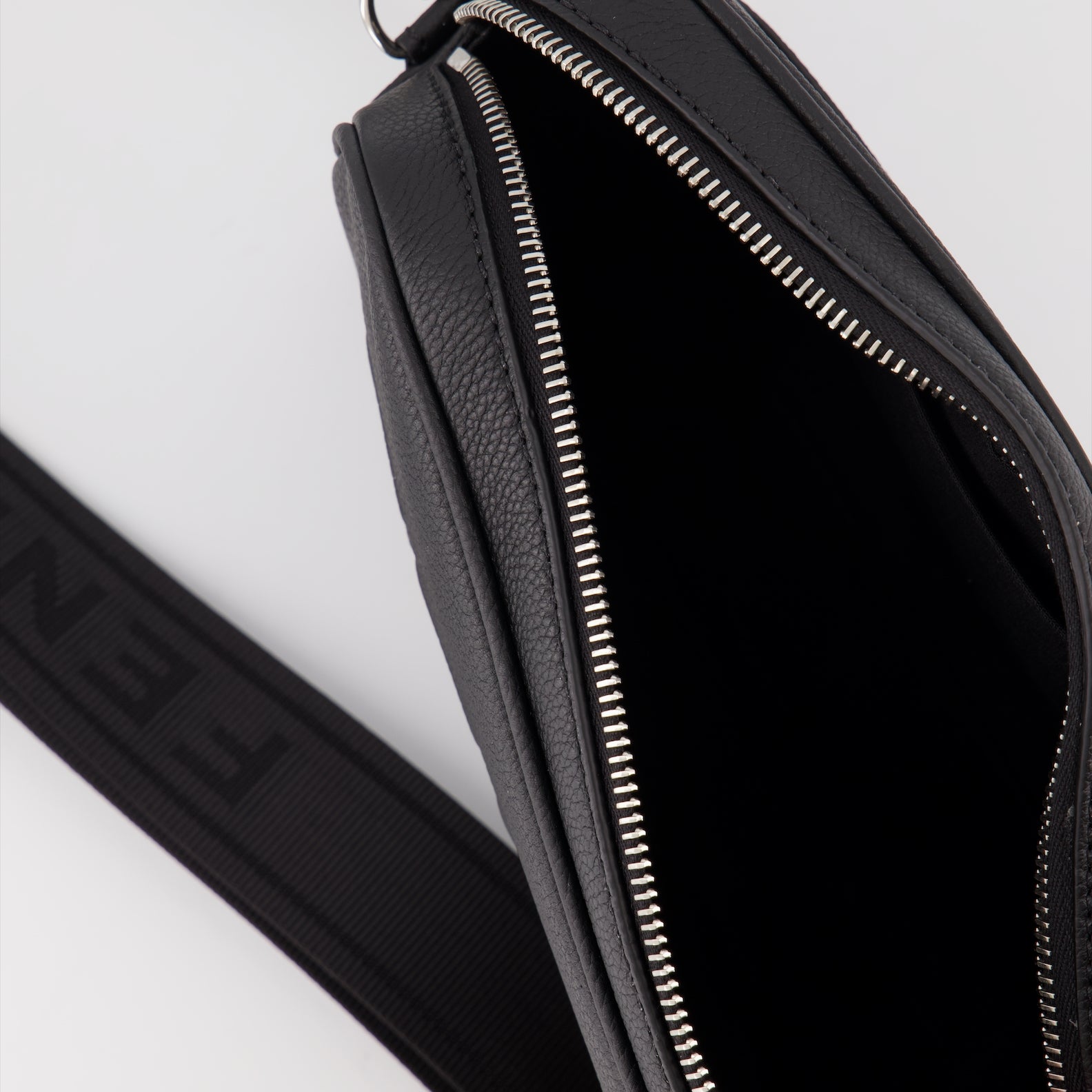 Pouches Camera bag Fendi Black Man