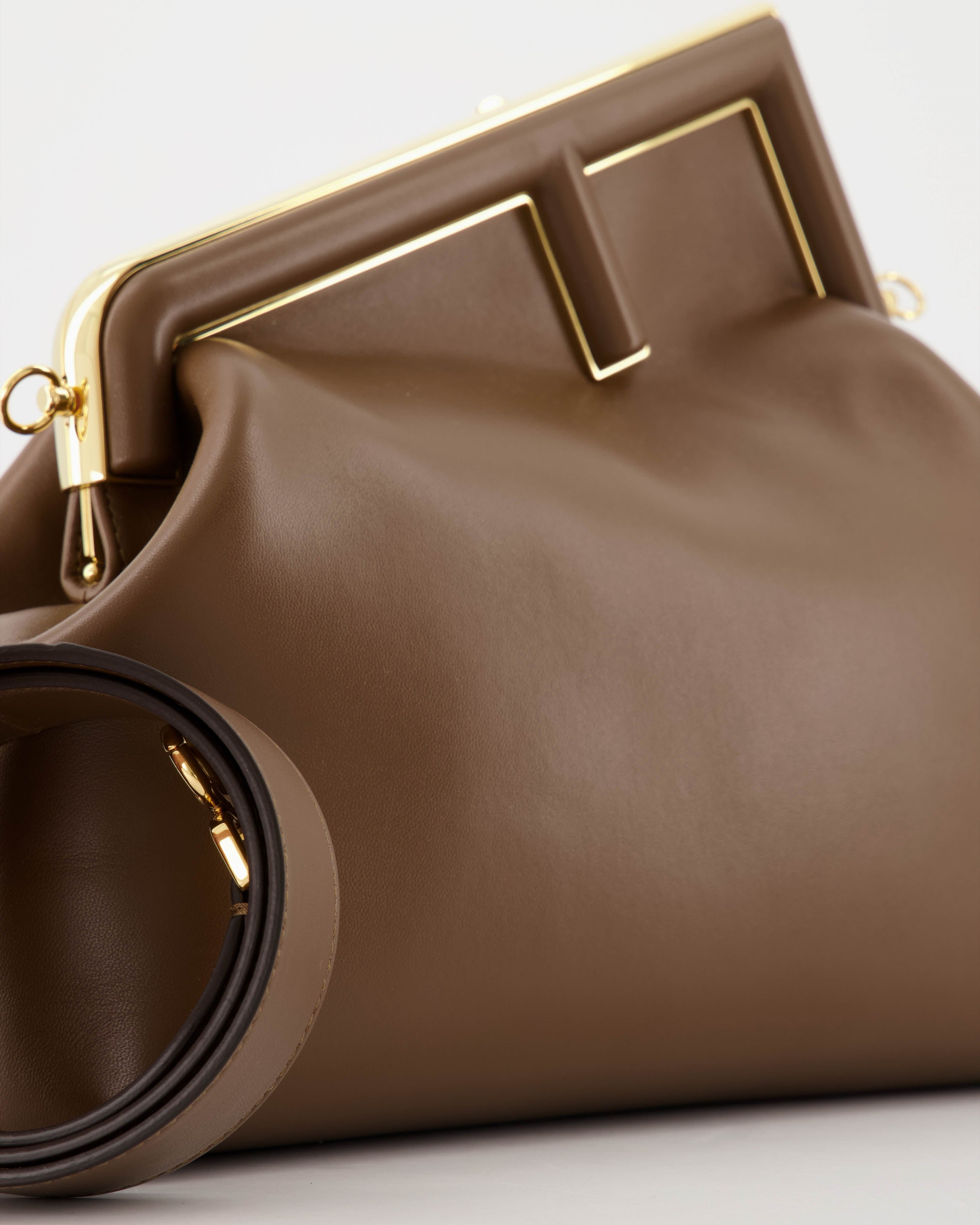 Bolsos de mano y al hombro Sac Fendi First Fendi Marrón Femme