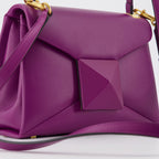 Bolsos de mano y al hombro Sac One Stud Valentino Garavani Púrpura Femme