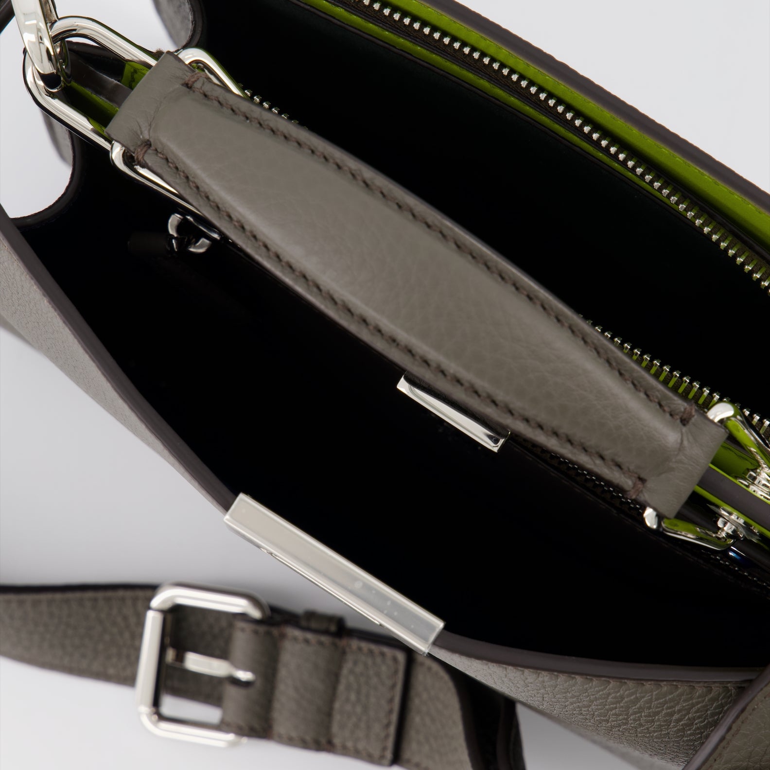 Borse a tracolla Sac Peekaboo ISeeU Fendi Grigio Homme