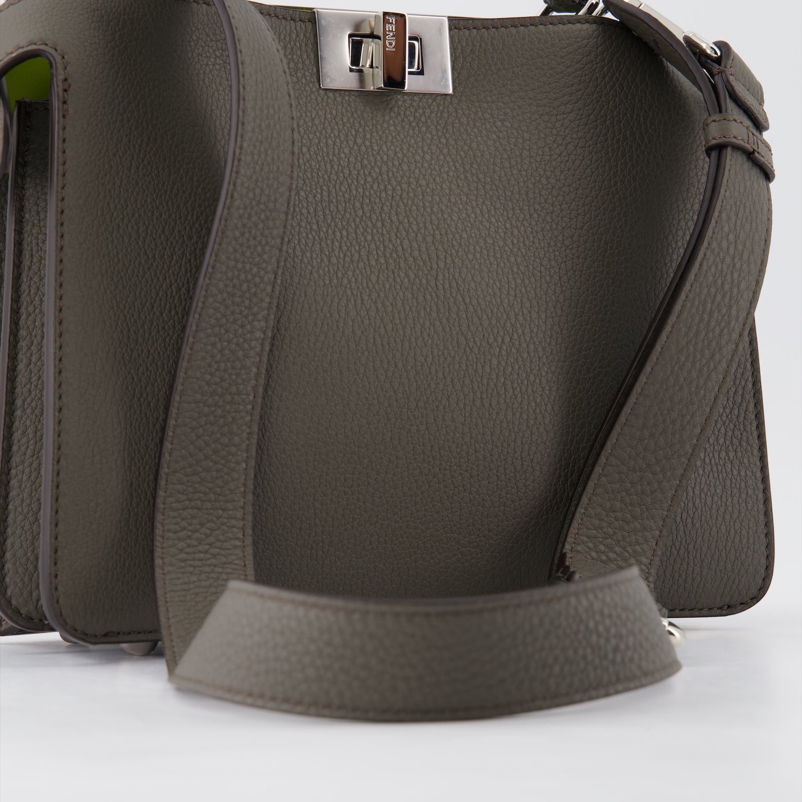 Borse a tracolla Sac Peekaboo ISeeU Fendi Grigio Homme