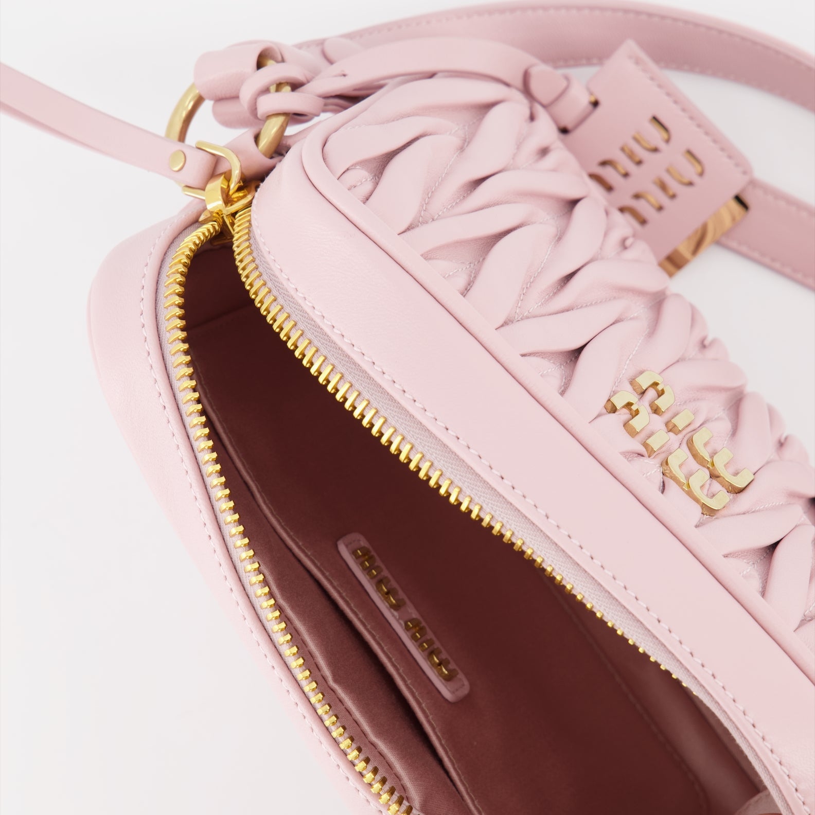 クロスボディバッグ キルティングバッグ Miu Miu ピンク 女性