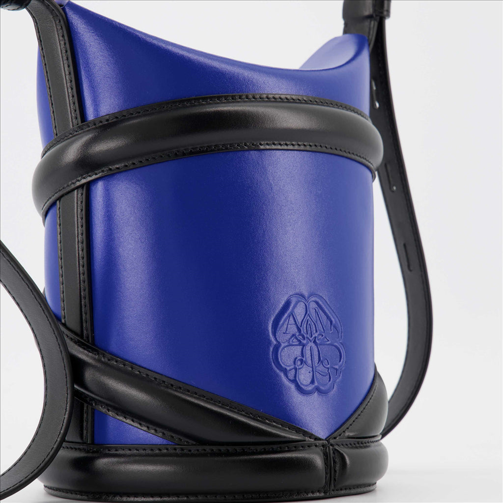 Bolsos tipo cubo Sac The Curve Alexander McQueen Azul Femme