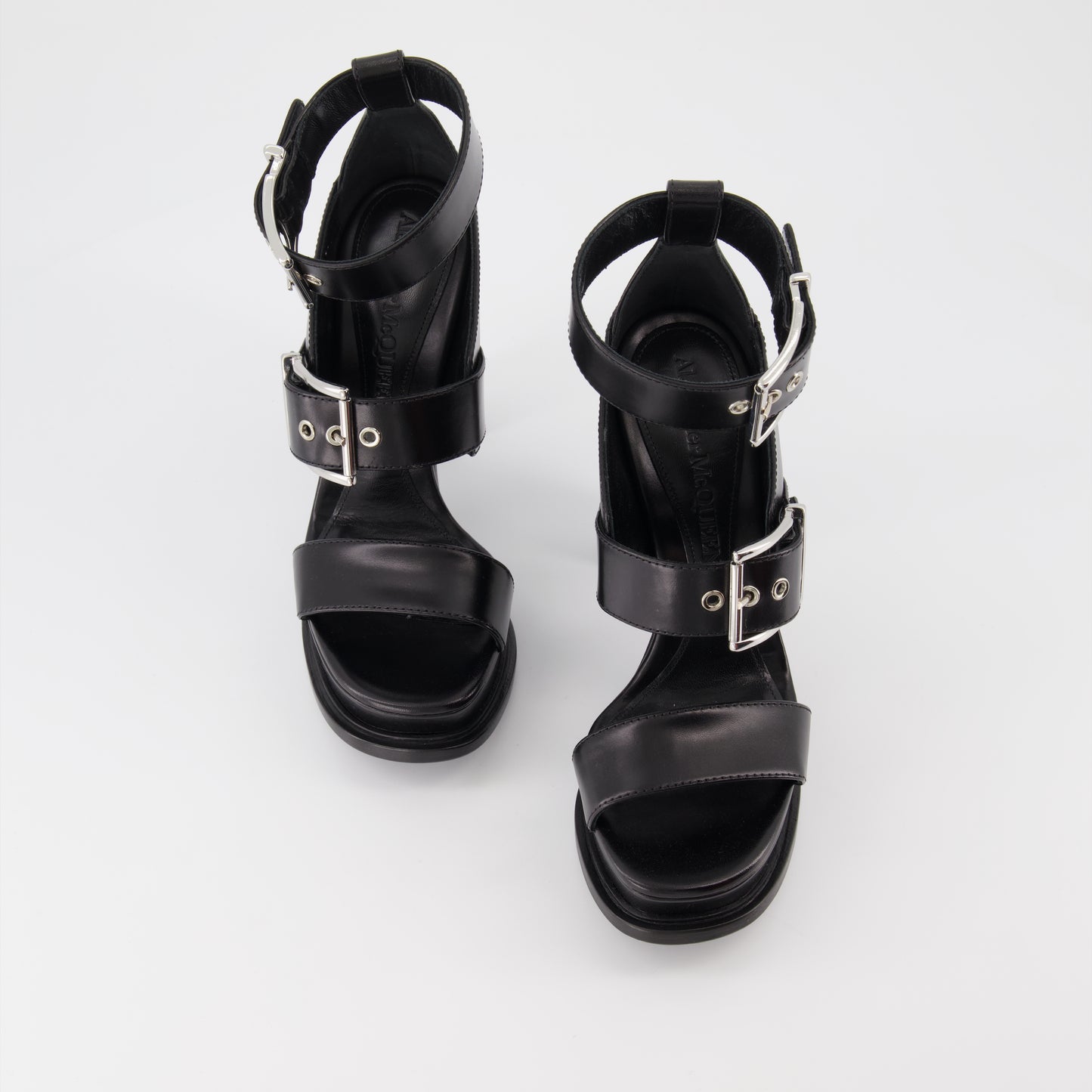 Sandales à boucles et plateformes noires