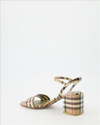 Chaussures ouvertes Sandales à carreaux Burberry Beige Femme