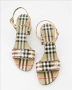 Chaussures ouvertes Sandales à carreaux Burberry Beige Femme