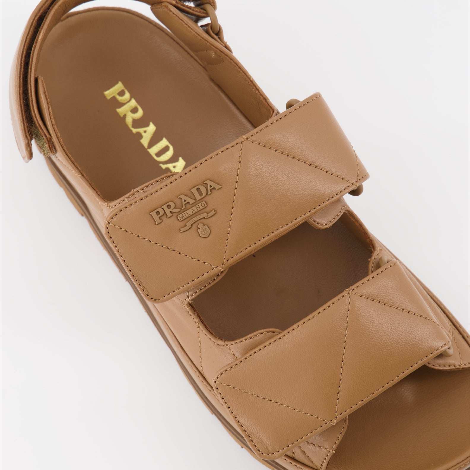 Zapatos abiertos Sandales en cuir Prada Marrón Femme