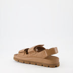 Zapatos abiertos Sandales en cuir Prada Marrón Femme