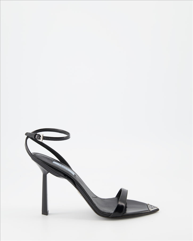 Zapatos de tacón Sandales en cuir Prada Negro Femme