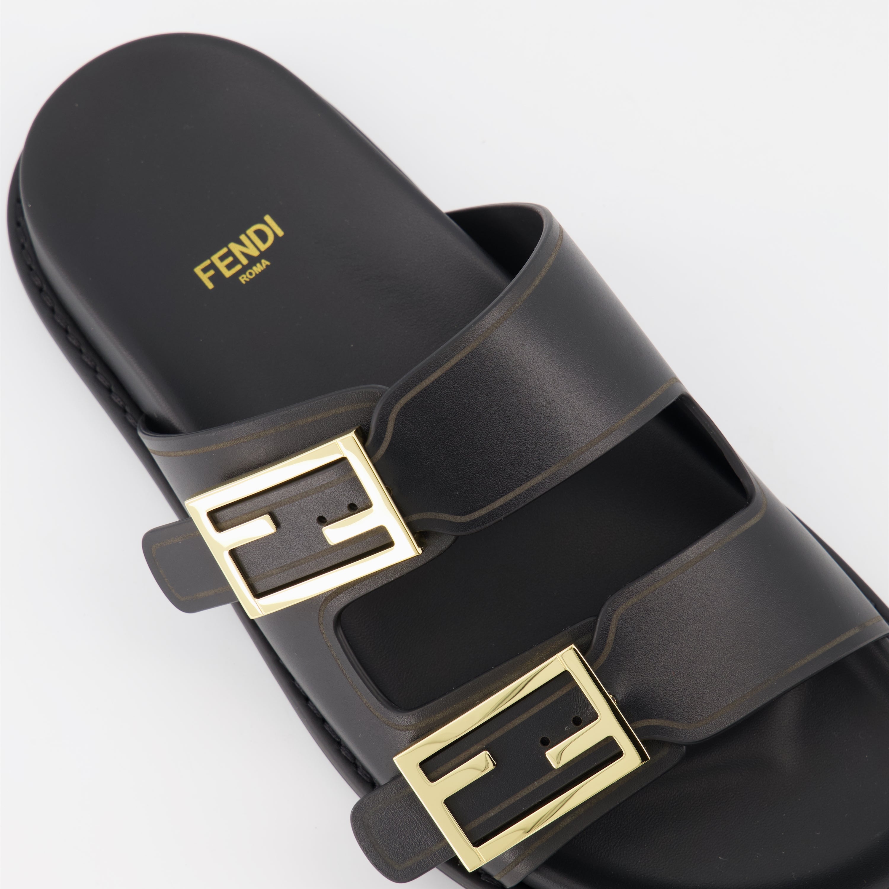 Sandales Fendi Feel en cuir noir