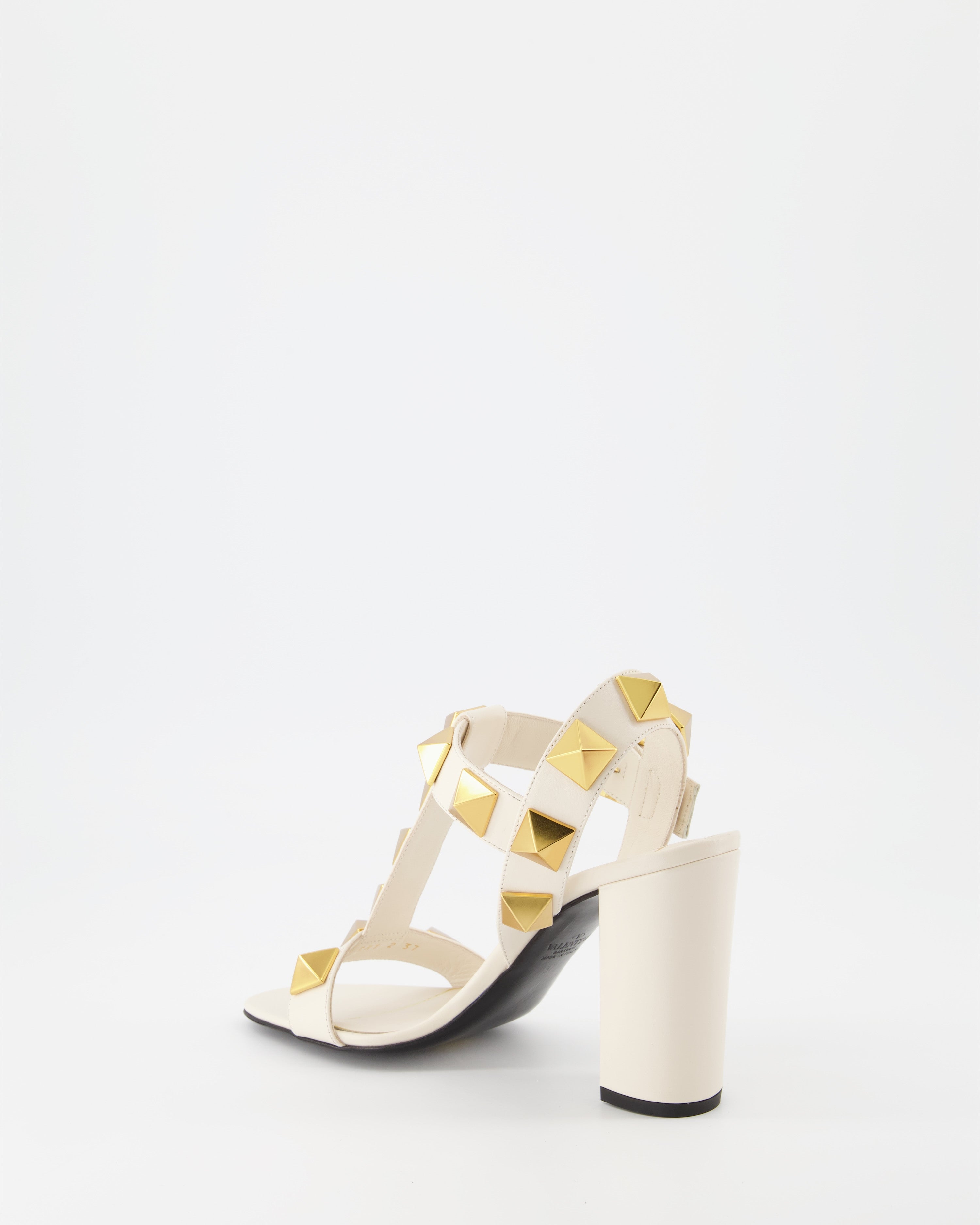 Chaussures ouvertes Sandales Roman Stud Valentino Garavani Blanc Femme