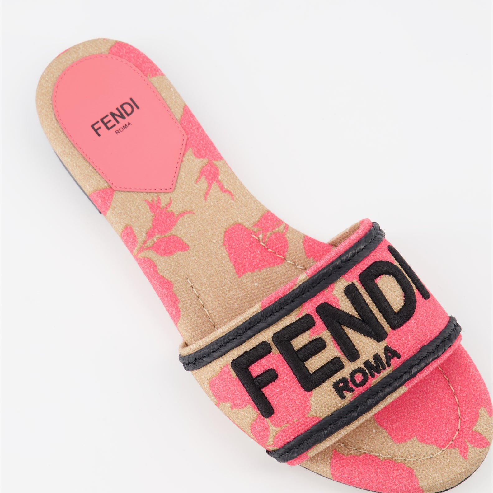 Chaussures ouvertes Sandales Signature Fendi Rose Femme