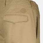 Shorts Short en gabardine Moncler Beige Homme