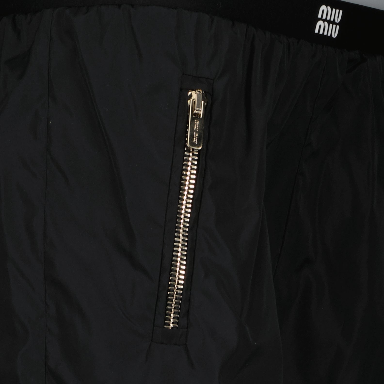 Shorts Short en soie technique Miu Miu Nero Femme