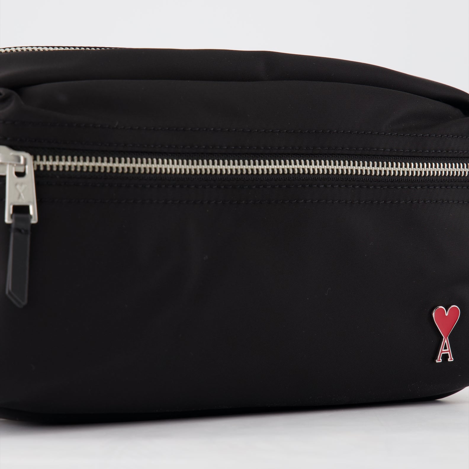 Petite maroquinerie Trousse à logo Ami PARIS Noir Unisexe